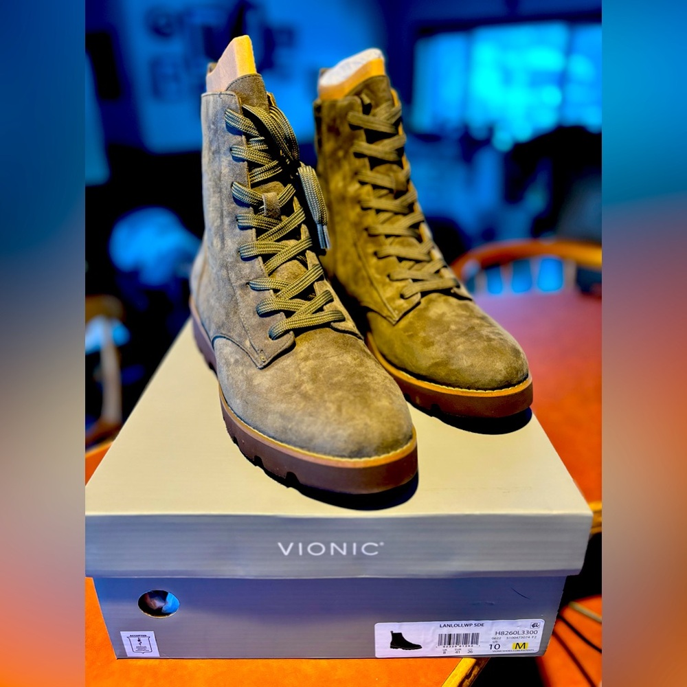 Vionic Lani suede combat boot NIB
